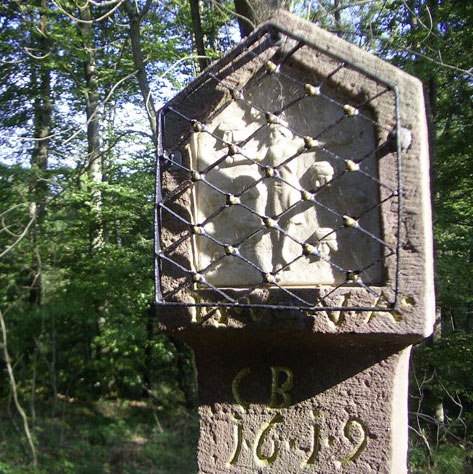 Bildstock im Wald