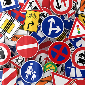 Verschiedene Verkehrszeichen
